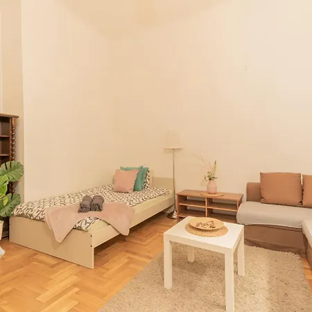 Cozy Vac Street Studio * Budapest