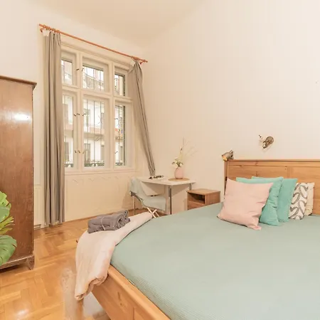 Apartment Cozy Vac Street Studio Budapest