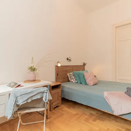 Cozy Vac Street Studio *